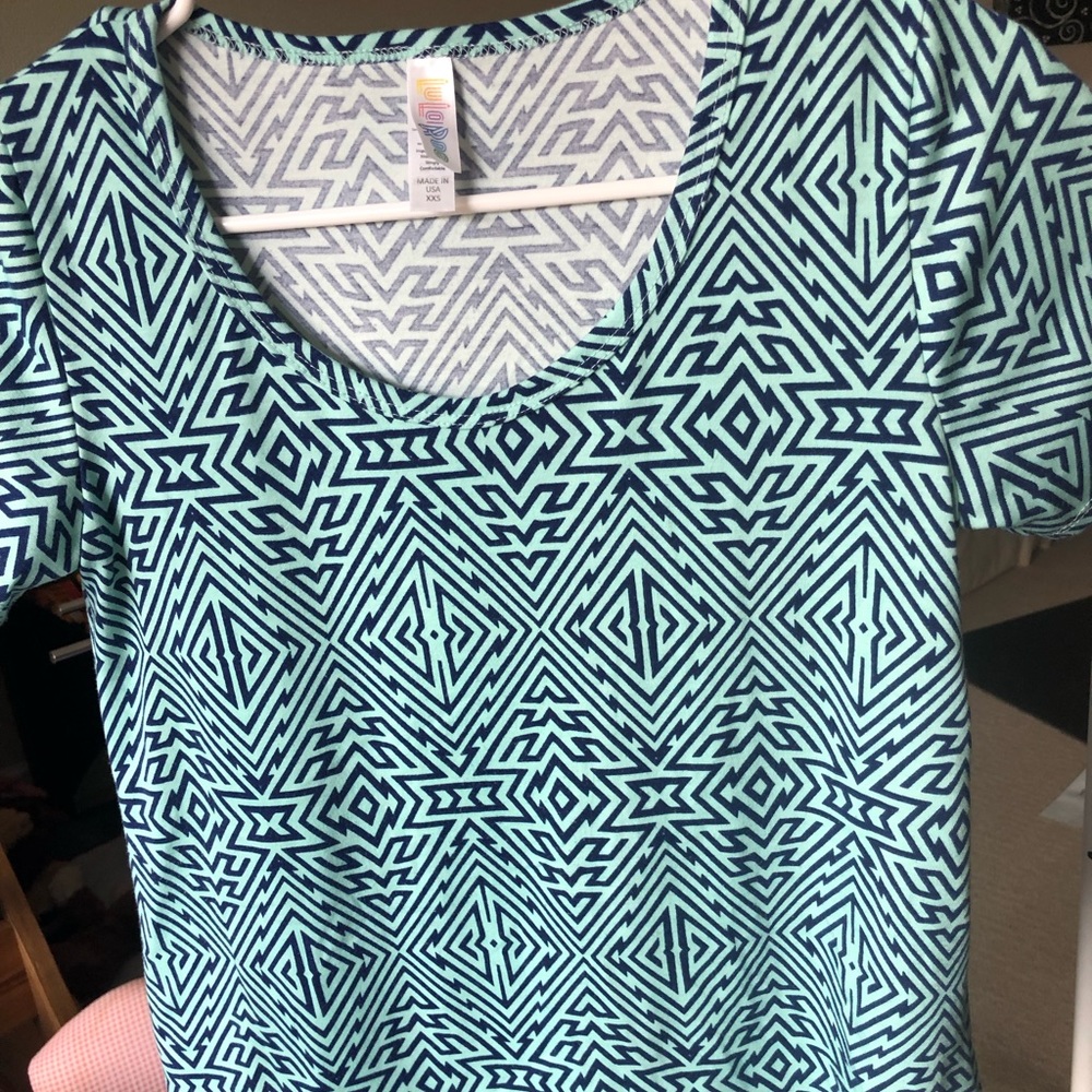 LuLaRoe Tee Shirt